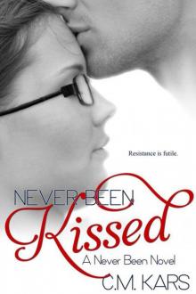      Never Been Kissed: A Never Been Novel